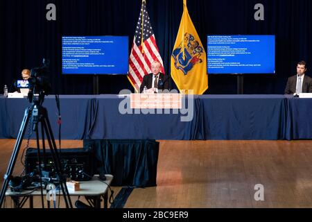 Trenton, USA, 03. April 2020. 3. April 2020 - Trenton, NJ, Vereinigte Staaten: Gouverneur von New Jersey Phil Murphy (D) spricht bei einer Pressekonferenz von Coronavirus. (Foto von Michael Brochstein/Sipa USA) Credit: SIPA USA/Alamy Live News Stockfoto