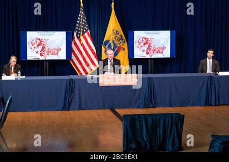 Trenton, USA, 03. April 2020. 3. April 2020 - Trenton, NJ, Vereinigte Staaten: Gouverneur von New Jersey Phil Murphy (D) spricht bei einer Pressekonferenz von Coronavirus. (Foto von Michael Brochstein/Sipa USA) Credit: SIPA USA/Alamy Live News Stockfoto