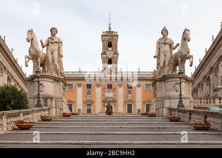 Cordonata Capitolina, Dioscuri-Statuen, Campidoglio-Platz auf dem Kapitolium oder Kapitolin-Hügel in Rom, Italien. Stockfoto
