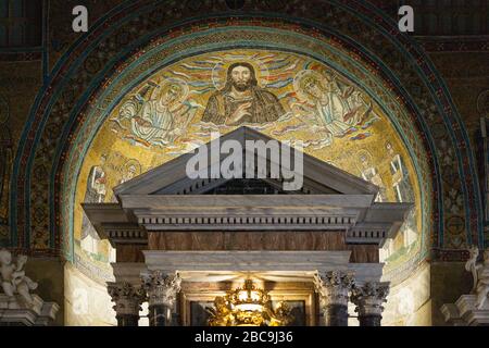 Mosaik in der Apse der Kapelle des heiligen Venantius des Lateranbapisteriums der Erzbasilika des heiligen Johannes Lateran. Rom, Italien Stockfoto