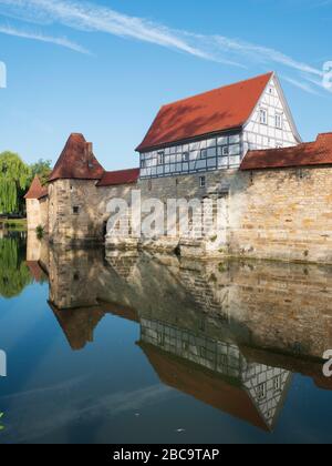 Weissenburg, Stadtmauer bei Seeweiher, Franken, Bayern, Deutschland Stockfoto