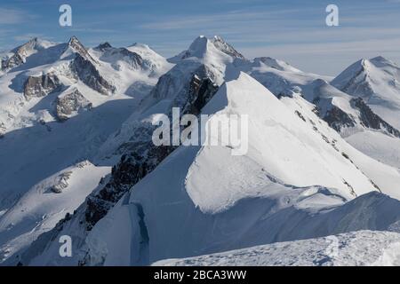 Schweiz, Wallis, Zermatt, Blick vom Hauptgipfel des Breithorns auf den Monte Rosa, Liskamm, Breithorn Mittelgipfel und die Zwillinge Pollux und Castor Stockfoto