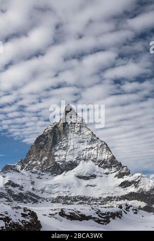 Schweiz, Wallis, Zermatt, Wolken über dem Matterhorn von Osten, Furgggrat, Ostwand und Hörnligrat Stockfoto