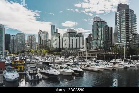 Sonniges Wetter in Coal Harbour in Vancouver, Kanada Stockfoto