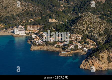 Luftbild, Hotelanlagen, Platja des Geperut, Playa de Sant Elm, Andratx, Mallorca, Spanien, Europa, Balearen Stockfoto