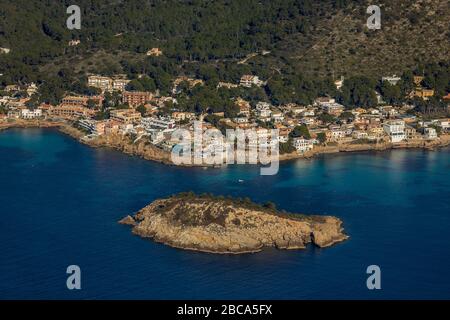 Luftbild, Insel es Pantaleu, Hotelanlagen, Strand Playa de Sant Elm, Andratx, Mallorca, Spanien, Europa, Balearen Stockfoto