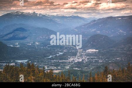 Wunderschöne kanadische Natur voller Berge, Wälder und Seen rund um Vancouver City Stockfoto