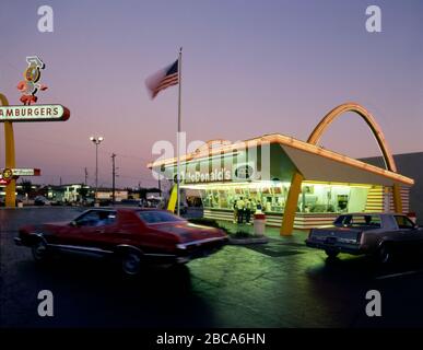 Ältestes ursprüngliches McDonalds Hamburger Restaurant in Downey, CA Stockfoto