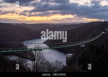 Deutschland, Sachsen-Anhalt, Wendefurth, Rappbodetalsperre, Hängebrücke Titan RT, Sonnenaufgang Stockfoto