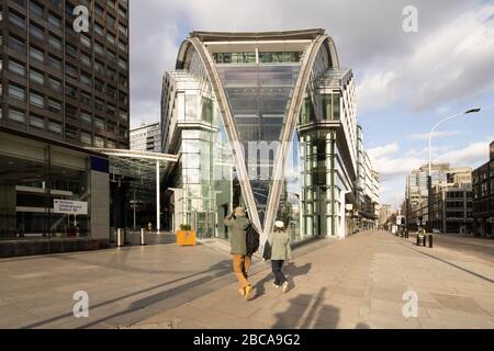 Victoria Street Cardinal Place während der britischen Coronavirus-Sperre in London Stockfoto