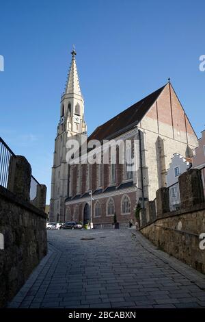 Deutschland, Bayern, Oberbayern, Landkreis Altötting, Neuötting, Stadtplatz, Pfarrkirche St. Nikolaus Stockfoto