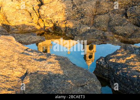 Spanien, Nordküste, Galicien, Muxia, Pilgerort, Santuario da Virxe da Barca, Reflexion Stockfoto