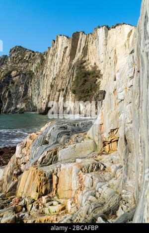 Spanien, Nordküste, Asturien, Küste, Felsen, Playa del Silencio, Golf von Biskaya Stockfoto