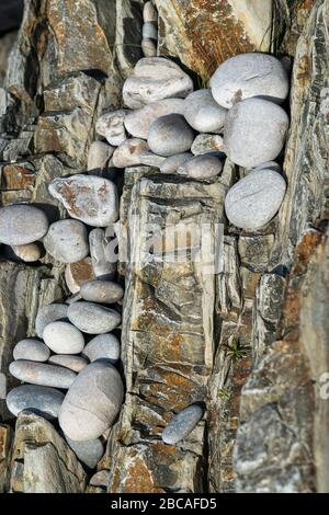 Spanien, Nordküste, Asturien, Küste, Felsen, Playa del Silencio, markante Felsschichten Stockfoto