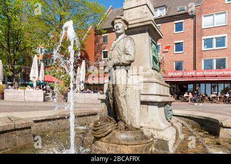 Deutschland, Niedersachsen, Frisia, Emden, Fürbringer Brunnen im Stadtgarten. Stockfoto