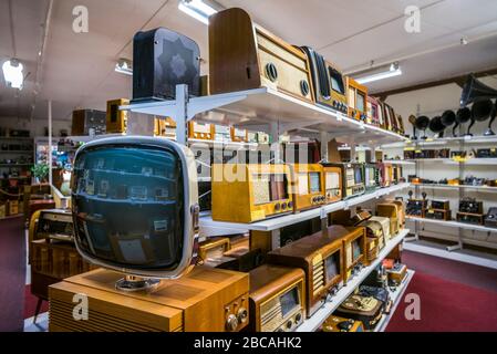 Schweden, Südostschweden, Lake Vattern Area, Motala, Motala Motor Museum, Antikradios Stockfoto