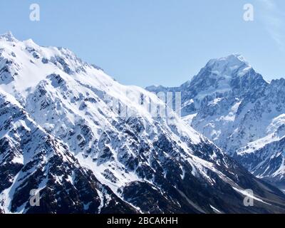 Mount Cook Gipfel mit Hängen des Mount Sefton im Vordergrund Stockfoto