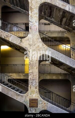 Treppen in der Cour des Voraces im Croix Rousse Viertel. Erbaut um das Jahr 1840. Schauplatz des Aufstands der Canuts, Lyon Seidenarbeiter, im Jahr 1849. M Stockfoto