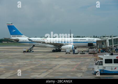 Colombo/Sri Lanka - August 2019: Airbus A330 von Kuwait Airways wird auf dem Flughafen Colombo verladen Stockfoto