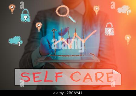 Handschriftertext schreibt Self Care. Konzeptionelles Foto die Praxis, Maßnahmen zur Verbesserung des einen zu ergreifen, ist die eigene Gesundheit Stockfoto