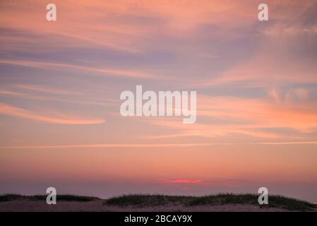 Schweden, Scania, Malmö, Strandbereich Riberborgs stranden, Blick auf den Sonnenuntergang Stockfoto