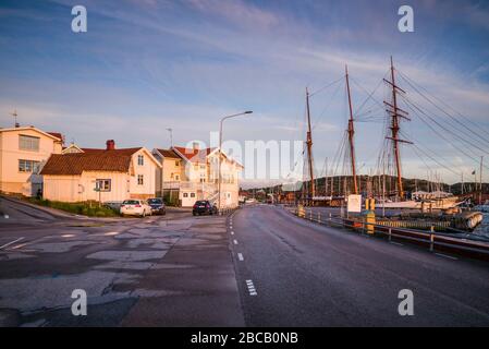 Schweden, Bohuslan, Tjorn Island, Skarhamn, Stadthafen, Sonnenuntergang Stockfoto