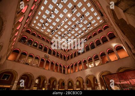 Venedig, modernes Kaufhaus, Fondaco dei Tedeschi, Innenansicht Stockfoto