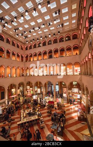 Venedig, modernes Kaufhaus, Fondaco dei Tedeschi, Innenansicht Stockfoto