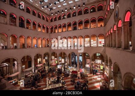 Venedig, modernes Kaufhaus, Fondaco dei Tedeschi, Innenansicht Stockfoto