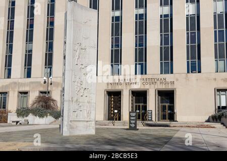 Vorfahrt zum E. Barrett Prettyman United States Federal Courthouse in Washington, D.C. Stockfoto