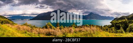 Panoramablick über den Lake Wakatipu, Queenstown, Otago, Neuseeland Stockfoto