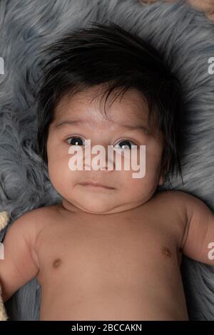 Nahaufnahme Von Niedlichen 1-Monats-Baby Boy Stockfoto