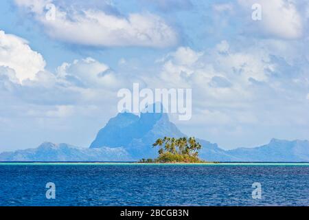 Spektakuläre Aussicht auf Bora Bora Island, Gesellschaftsinseln, Französisch-Polynesien, südpazifische Inseln Stockfoto