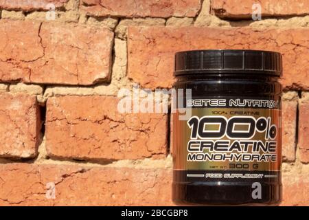 03 04 2020 BELGRAD SERBIEN Creatin Monohydrat von Scitec Nutrition. 100% Kreatin, Nahrungsergänzungsmittel für Bodybuilding und Fitness. Stockfoto