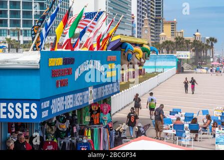 Daytona Beach, Florida während der Frühlingspause 2020 vor der Strandschließung (für alle außer sportbezogenen Aktivitäten) aufgrund des Coronavirus Ausbruchs. Stockfoto