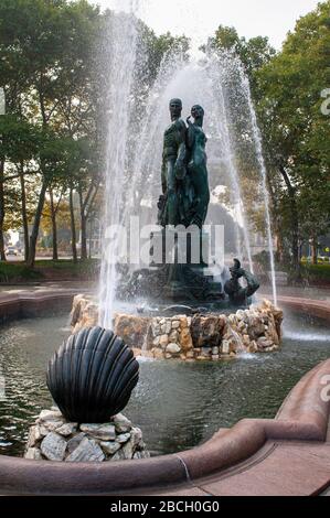 Der Bailey Fountain ist eine im 19. Jahrhundert stammende Außenskulptur im New York City Grand Army Plaza, Brooklyn, New York, Vereinigte Staaten Stockfoto