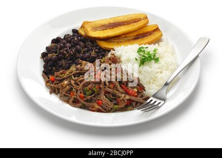 Traditionelles venezolanisches Gericht namens Pabellon Criollo isoliert auf weißem Hintergrund Stockfoto