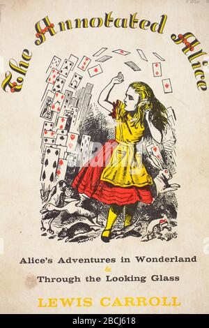Cover der kommentierte Alice, aus Lewis Carrols Alice im Wunderland. Stockfoto