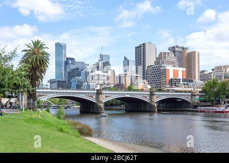 Central Business District (CBD) über Yarra River, City Central, Melbourne, Victoria, Australien Stockfoto