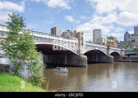 Princes Bridge über Yarra River, City Central, Melbourne, Victoria, Australien Stockfoto