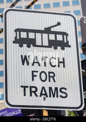 Schild "Trams", Bourke Street, City Central, Melbourne, Victoria, Australien Stockfoto