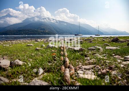 Gravedona, Italien, 10-02-2016 Blick über den Comer See Stockfoto