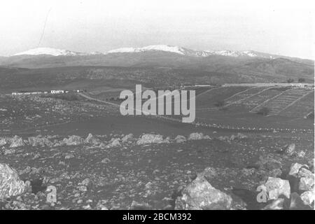 Blick Auf Mt Hermon Mit Schnee Vom Berg Bental Den Golan Hohen Israel Naher Osten Stockfotografie Alamy