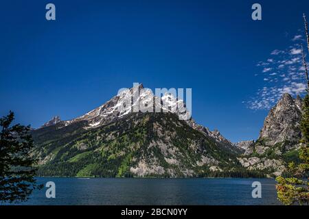 Jenny Lake im Grand Teton National Park in den Rocky Mountains von Wyoming. Stockfoto