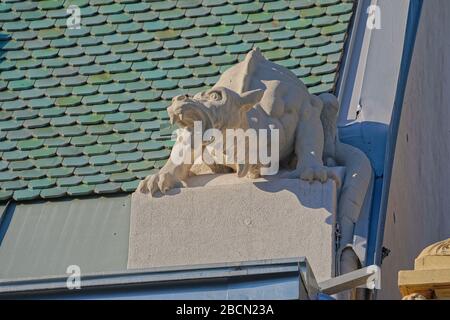 Dachskulpturen auf dem Bana-Jelacica-Platz Stockfoto