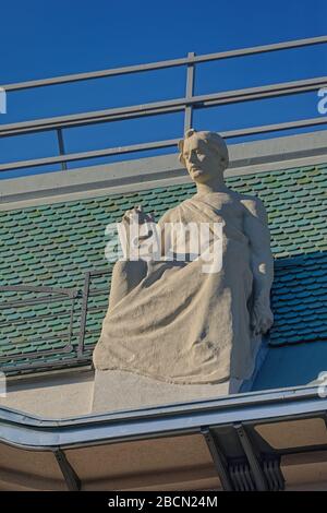 Dachskulpturen auf dem Bana-Jelacica-Platz Stockfoto