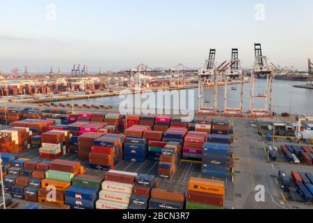 Schiffscontainer Yard am Hafen von Los Angeles in San Pedro Aerial Stockfoto