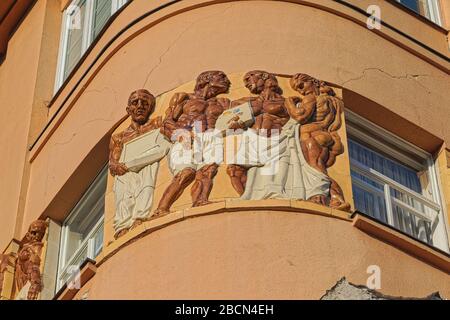 Dachskulpturen auf dem Bana-Jelacica-Platz Stockfoto