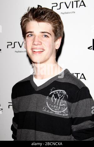 Februar 2012, Los Angeles, CA, USA: LOS ANGELES - 15. FEBRUAR: Brandon Tyler Russell im Sony PlayStationAE Unveils PS VITA Portable Entertainment System in den Siren Studios am 15. Februar 2012 in Los Angeles, CA (Credit Image: © Kay Blake/ZUMA Wire) Stockfoto