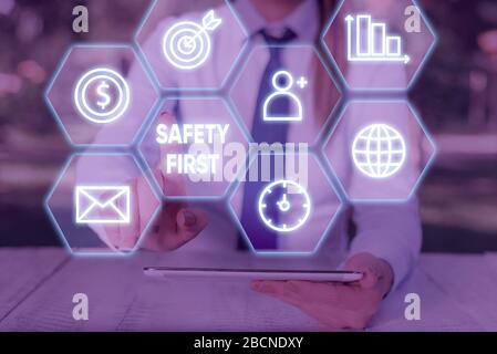 Text Zeichen angezeigt Safety First. Business Foto präsentiert, der verwendet wird, um zu sagen, dass das Wichtigste ist, um sicher zu sein Stockfoto